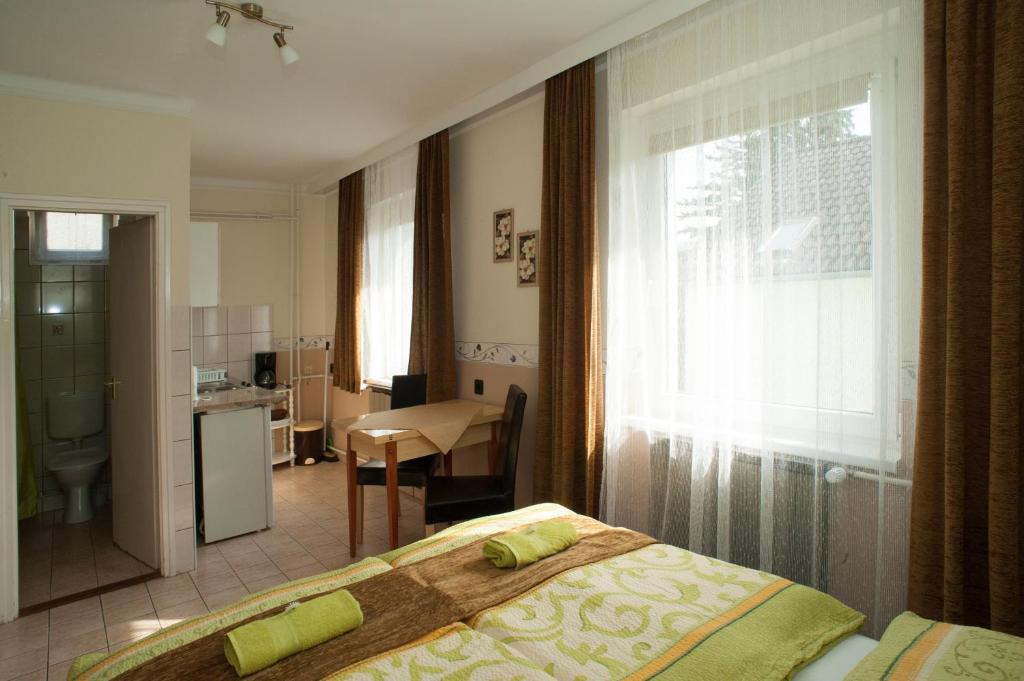 Oleander Apartman Heviz Ngoại thất bức ảnh